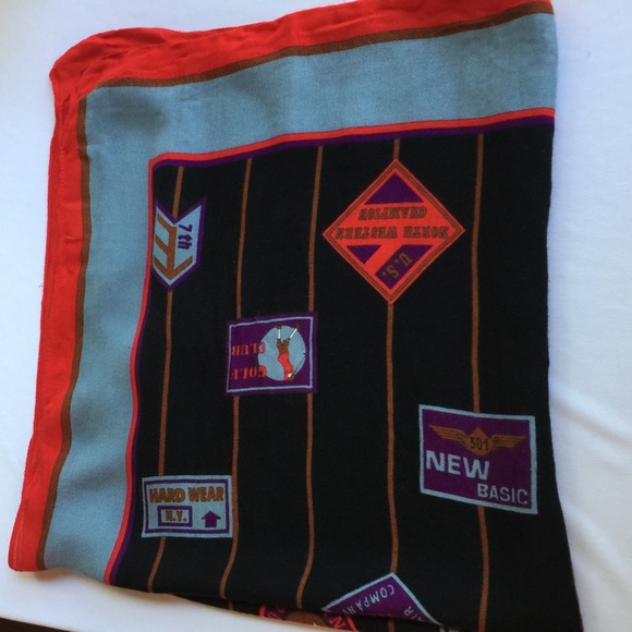 INTERNATIONAL STEFANO SPORTSWEAR SQUARE SCARF - Picture 9 of 10